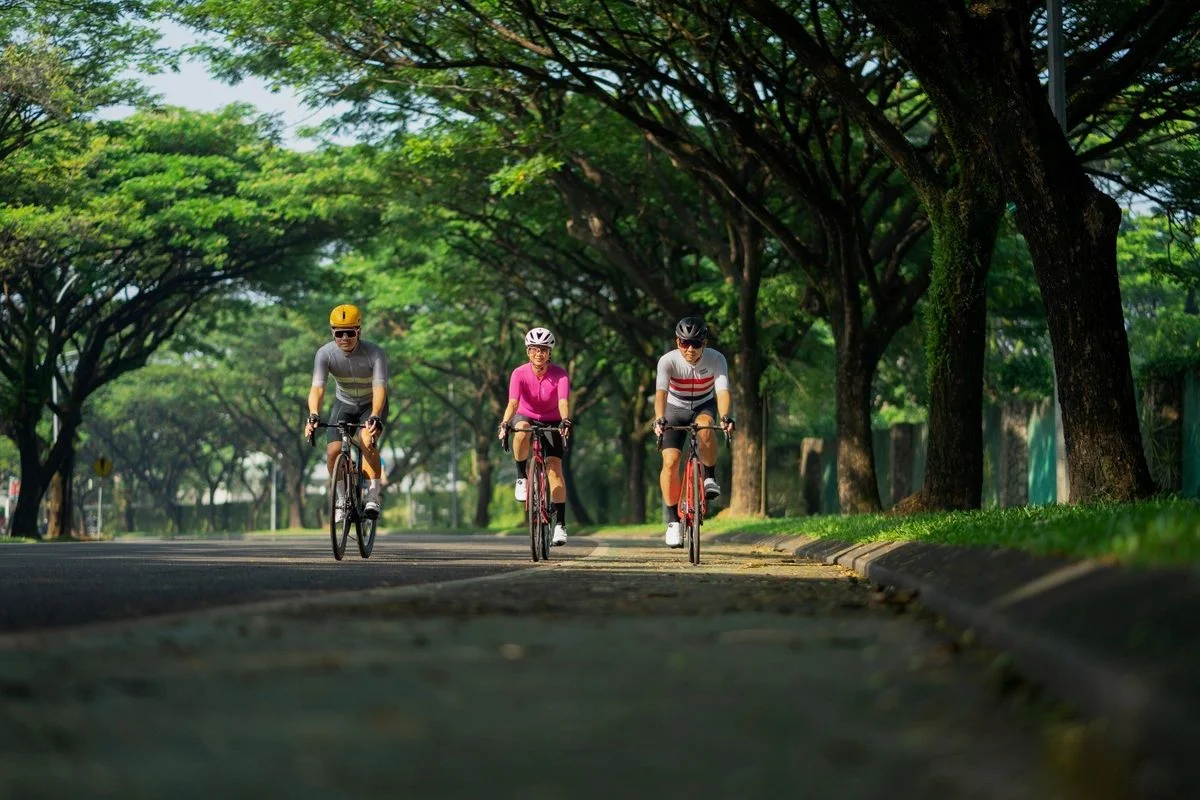 Bersepeda di Green Tunnel Alam Sutera