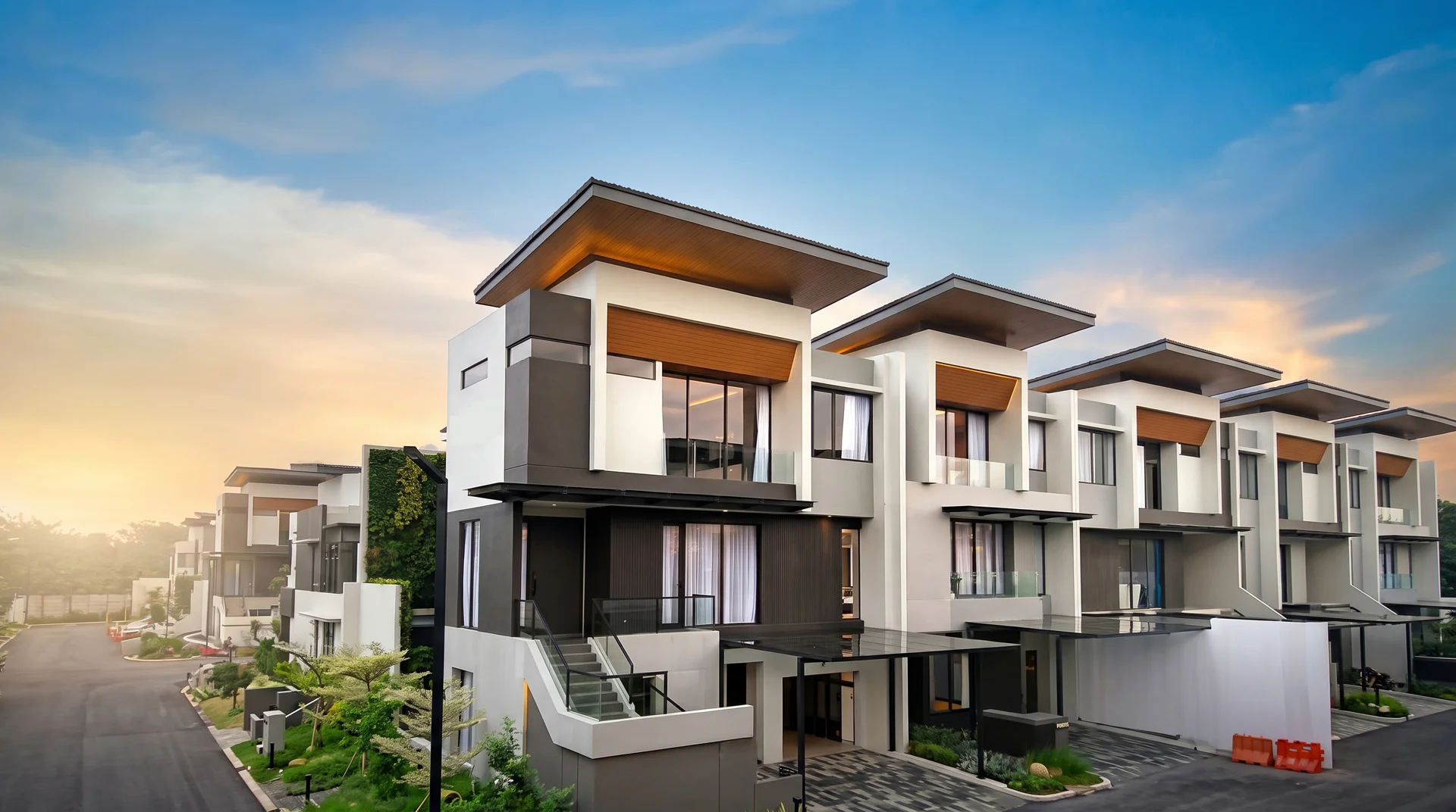Show Unit Cluster Heron Summarecon Serpong