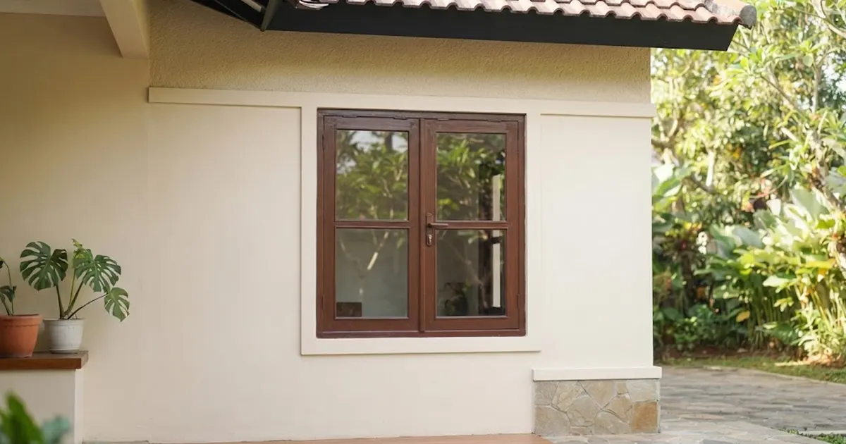 Cat Kusen Coklat Temboknya Warna Apa