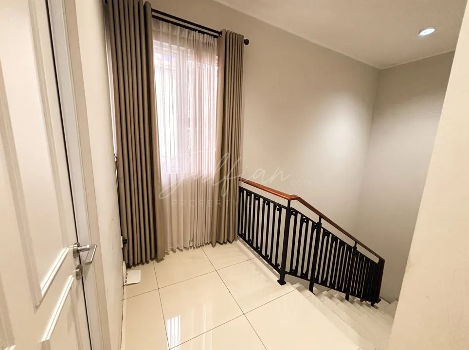 DIJUAL Rumah 2 Lantai Banjar Wijaya Cluster Malberry Semi Furnished - Foto 6
